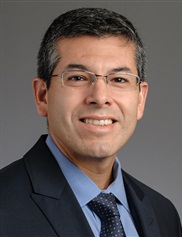 Roberto Gonzalez plastic surgeon